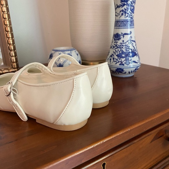 Forever 21 Cream Flats with Strap - Picture 5 of 7